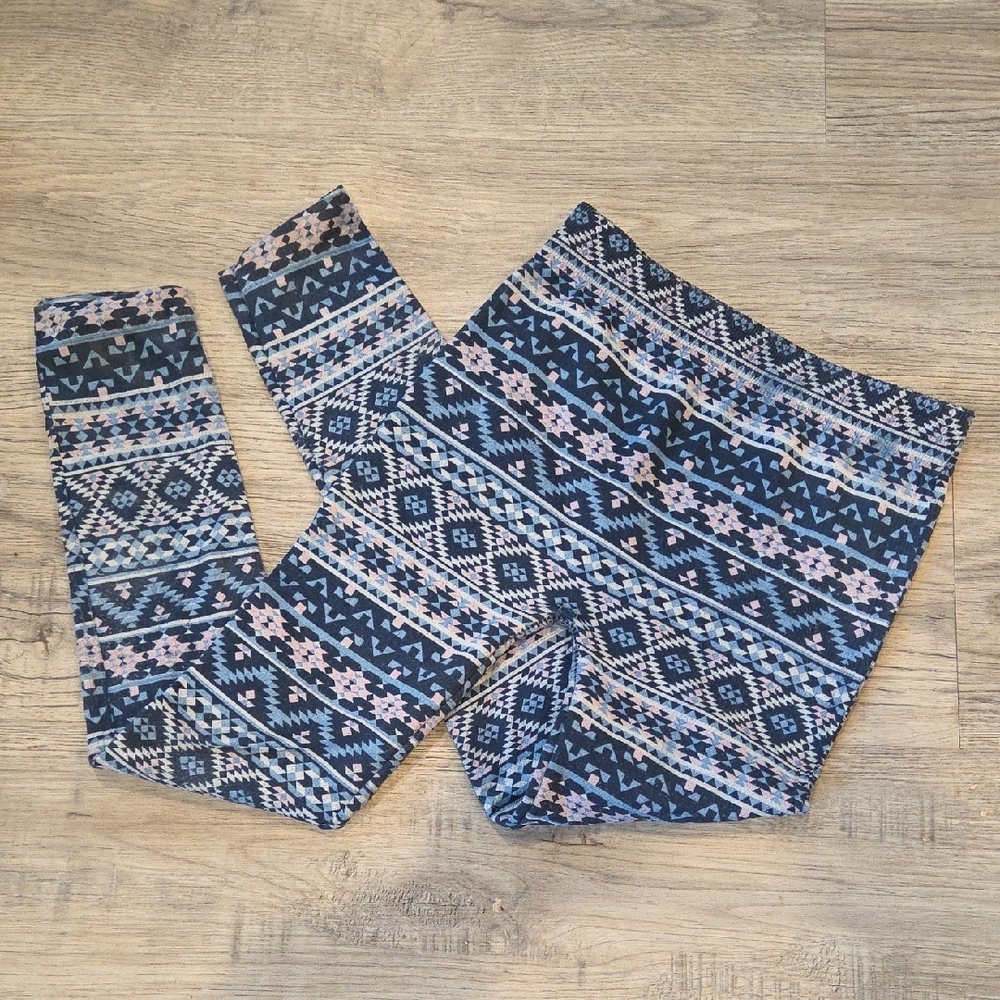 Cozy Blue and Pink Nordic Pattern Leggings